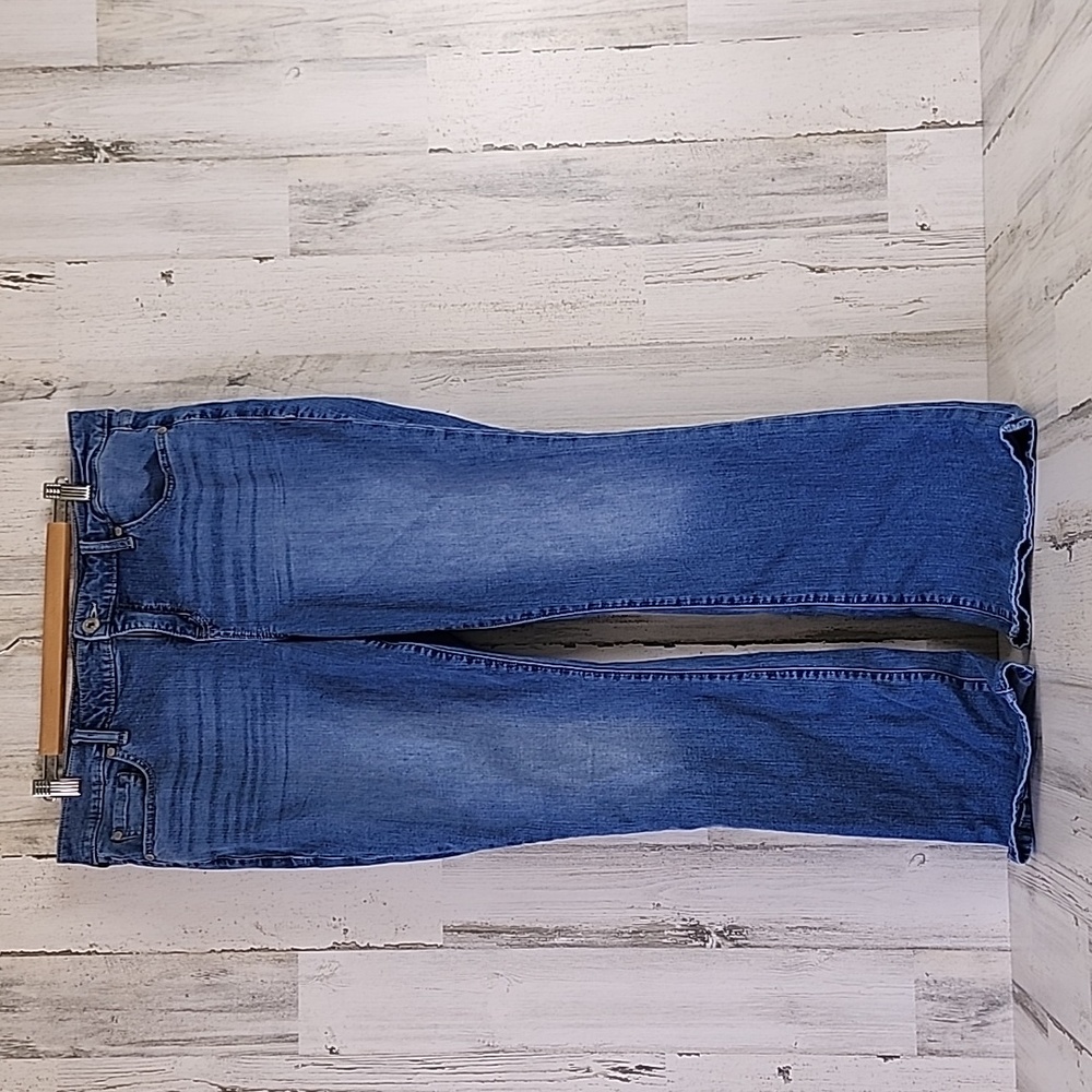 Torrid slim boot medium wash denim blue jeans Size 16 Regular